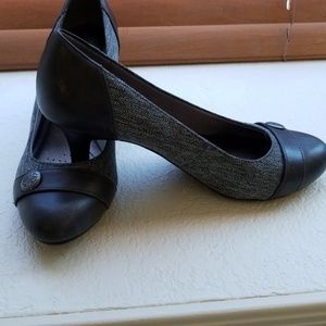 Like new gray heels